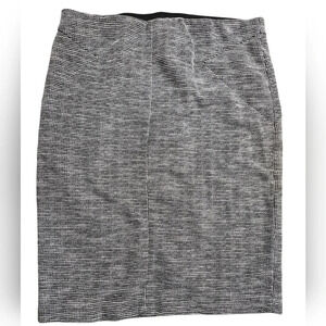 Elle Women's Black Medium Mid Skirt